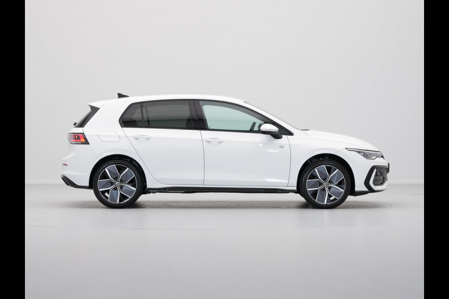 Volkswagen Golf 1.5 eTSI 116 7DSG R-Line Edition Automaat | Side Assist | Advance pakket | Zijruiten achter en achterruit getint 65% lichtabsorberend | Koplampverlichting IQ.Light 'LED Matrix'