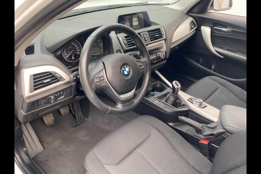 BMW 1-serie 116i Business Line Sport| Navigatie|Cruisecontr|Blueth|Keylessgo|startstop|PDC|Stoelverw