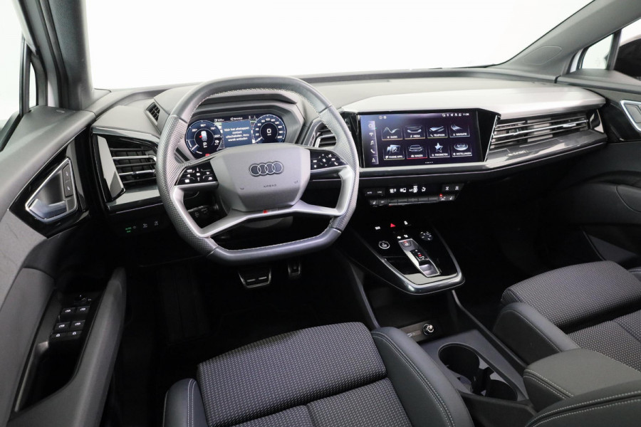 Audi Q4 Sportback e-tron 40 S-line 77 kWh 204 pk | Navigatie | Parkeersensoren | Achteruitrijcamera | Adaptieve cruise control | Stoelverwarming | 20" lichtmetalen velgen |