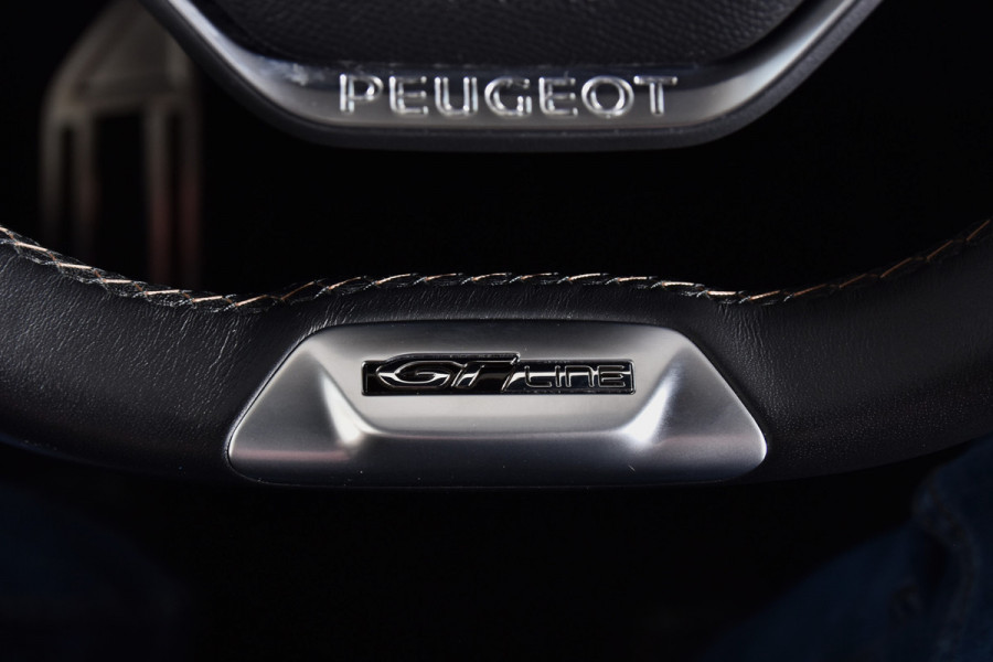 Peugeot 3008 1.2 130 PK PureTech GT Line | Dig. Cockpit | Cruise | Camera | PDC | Auto. Airco | Afn. Trekhaak | LM 19"|