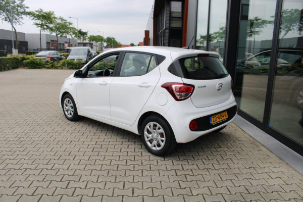 Hyundai i10 1.0i Comfort Navigatie/Cruisecontrole 12 maanden bovag garantie Prijs is rijklaar