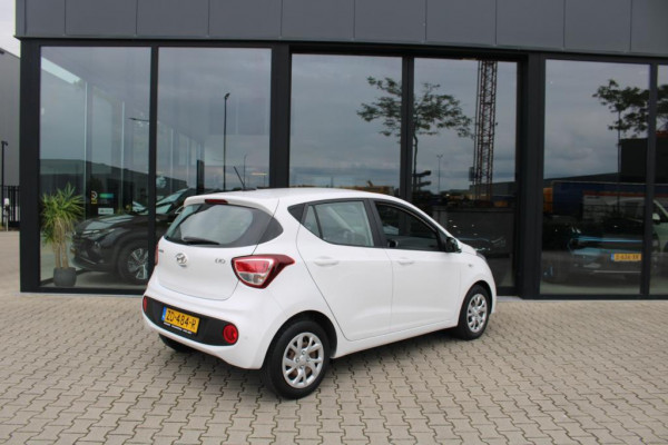 Hyundai i10 1.0i Comfort Navigatie/Cruisecontrole 12 maanden bovag garantie Prijs is rijklaar