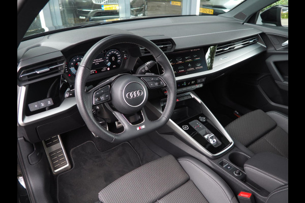 Audi A3 Sportback 30 TFSI S-line edition / Adaptieve cruise / Stoelverwarming / Carplay