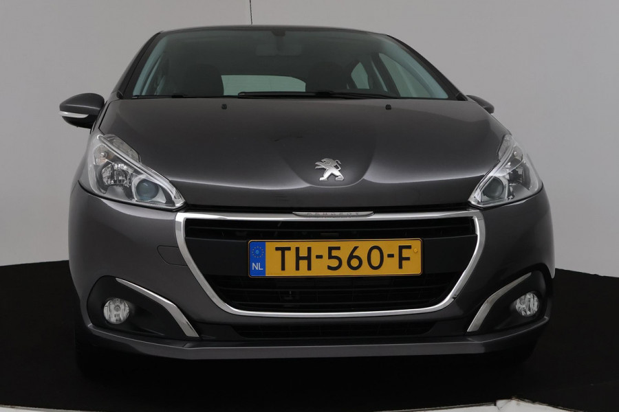 Peugeot 208 1.2 PureTech Blue Lease Executive (NAVIGATIE, PARKEERSENSOREN, 1e EIGENAAR, GOED ONDERHOUDEN)