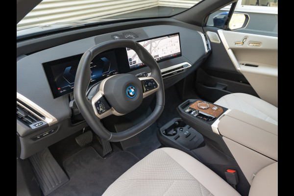 BMW iX xDrive50 - Luchtvering - Bowers & Wilkins - Pano - 112kWh