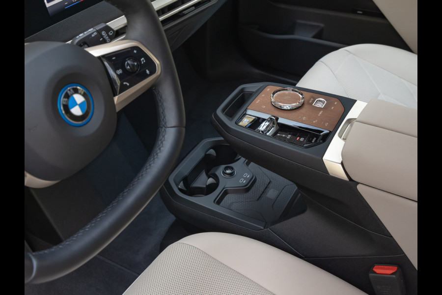 BMW iX xDrive50 - Luchtvering - Bowers & Wilkins - Pano - 112kWh