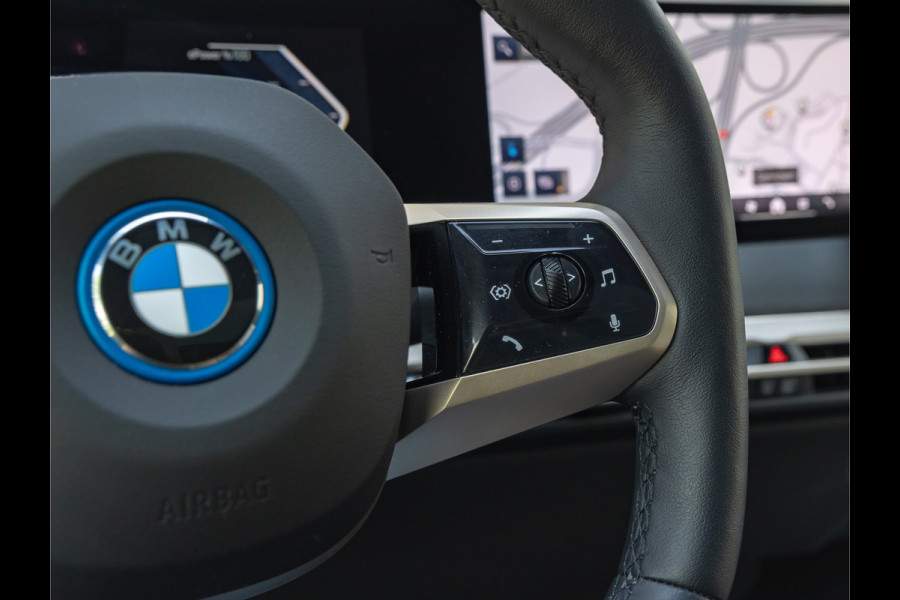 BMW iX xDrive50 - Luchtvering - Bowers & Wilkins - Pano - 112kWh