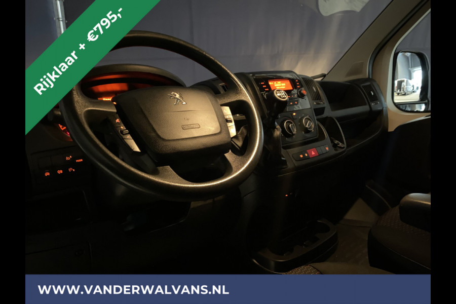 Peugeot Boxer 2.2 BlueHDi 140pk Pick up Dubbel cabine open laadbak Euro6 RIJKLAAR Airco | 7-Zits | Bluetooth telefoonvoorbereiding