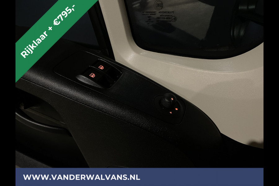Peugeot Boxer 2.2 BlueHDi 140pk Pick up Dubbel cabine open laadbak Euro6 RIJKLAAR Airco | 7-Zits | Bluetooth telefoonvoorbereiding