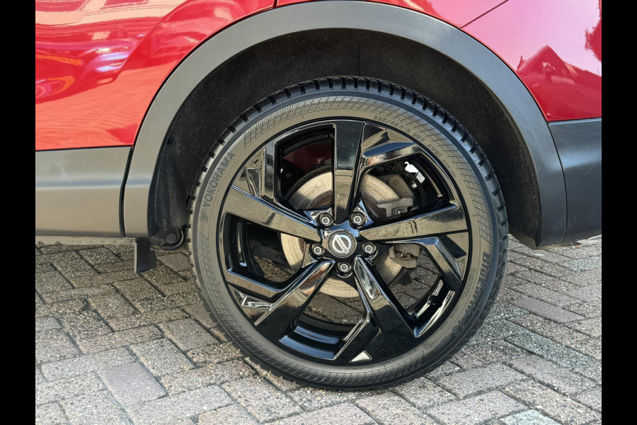 Nissan QASHQAI 1.3 DIG-T Tekna 19 inch + all season banden Dodehoek detectie Verwarmde voorruit Camera Bose sound