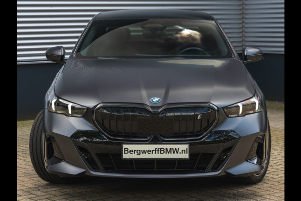 BMW i5 eDrive40 M-Sport Pro - Pano - Driving + Parking Ass Prof - Bowers & Wilkins - Stoelventilatie