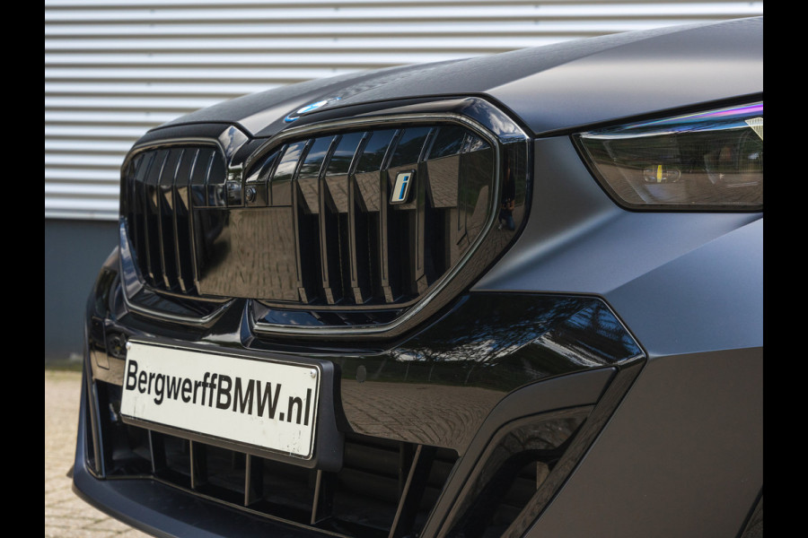 BMW i5 eDrive40 M-Sport Pro - Pano - Driving + Parking Ass Prof - Bowers & Wilkins - Stoelventilatie