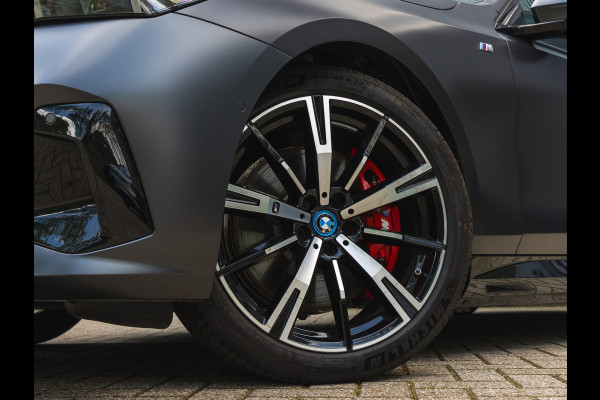 BMW i5 eDrive40 M-Sport Pro - Pano - Driving + Parking Ass Prof - Bowers & Wilkins - Stoelventilatie