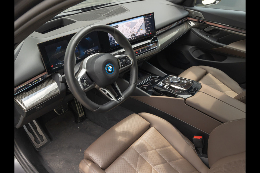 BMW i5 eDrive40 M-Sport Pro - Pano - Driving + Parking Ass Prof - Bowers & Wilkins - Stoelventilatie