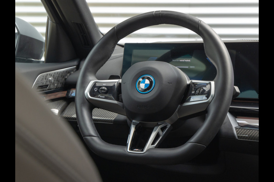 BMW i5 eDrive40 M-Sport Pro - Pano - Driving + Parking Ass Prof - Bowers & Wilkins - Stoelventilatie