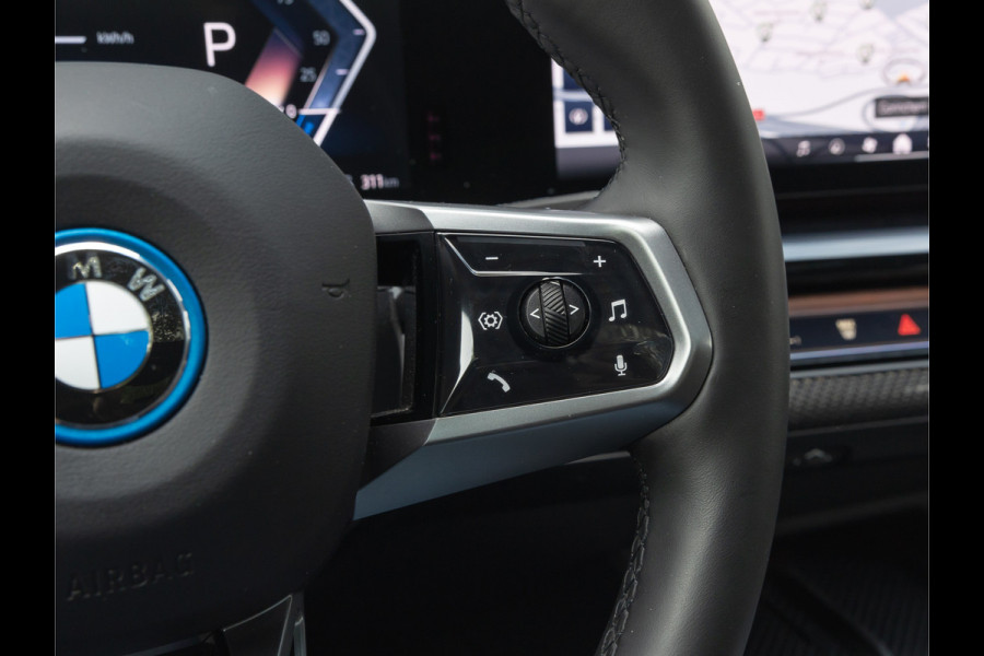 BMW i5 eDrive40 M-Sport Pro - Pano - Driving + Parking Ass Prof - Bowers & Wilkins - Stoelventilatie