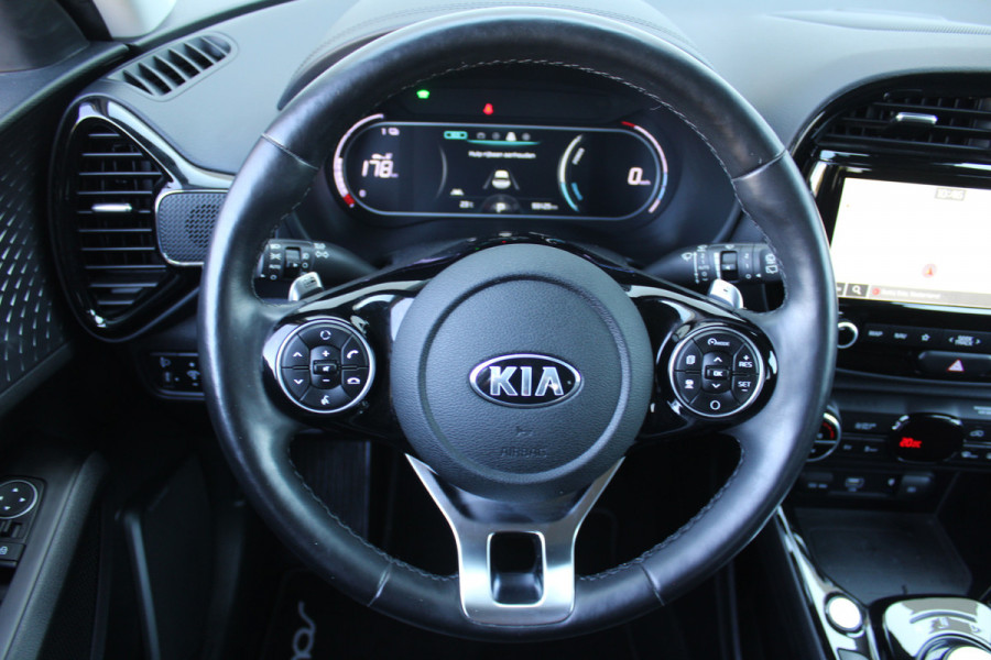 Kia e-Soul ExecutiveLine 64 kWh SUV Pack | Navi | Airco | Cruise | PDC | Camera | Heads Up Display | Leer | Dakdragers |