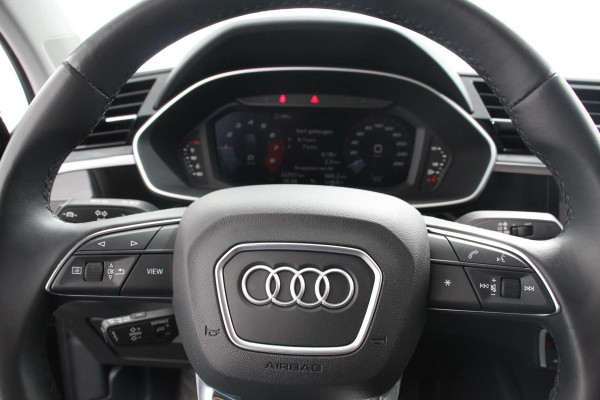 Audi Q3 Sportback 35 TFSI S Line | Demo ! | Navigatie | Apple Carplay/Android auto | Climate Control | Adaptive Cruise Control | Electrisch bedienbare achterklep |