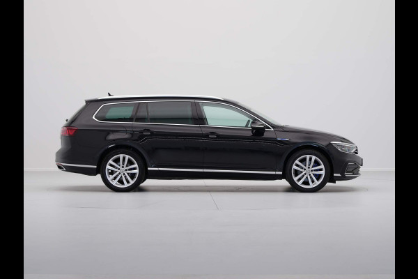 Volkswagen Passat Variant 1.4 TSI 218pk DSG PHEV GTE Business Navigatie Trekhaak Stuurverwarming Camera