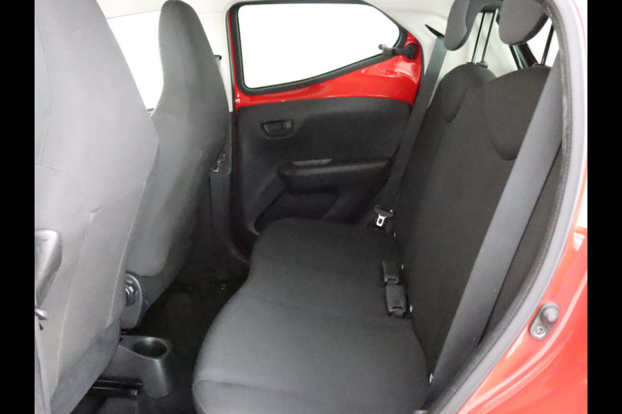 Toyota Aygo 1.0 VVT-i BI-TONE 5-DRS AIRCO 1e EIG