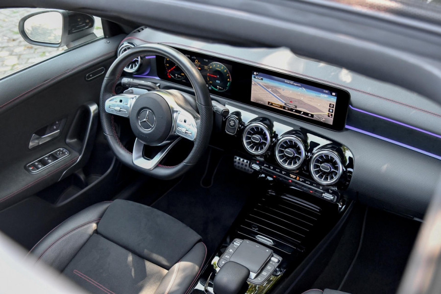 Mercedes-Benz CLA-Klasse 250 e AMG Plug-In, Pano, 360, BTW, Keyless, Dodeh, Sfeer, CarPlay!