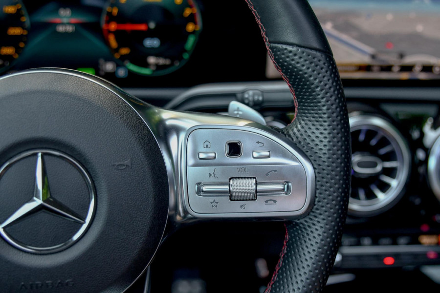 Mercedes-Benz CLA-Klasse 250 e AMG Plug-In, Pano, 360, BTW, Keyless, Dodeh, Sfeer, CarPlay!