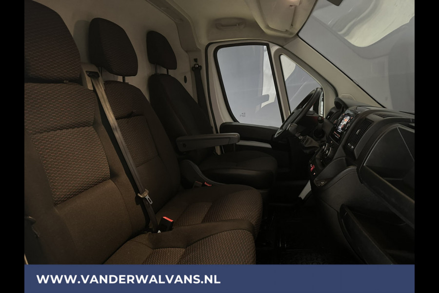 Peugeot Boxer 2.2 BlueHDi 140pk L2H2 Euro6 ** Airco | Navigatie | Camera | Cruisecontrol Trekhaak, Parkeersensoren, Bijrijdersbank, Bluetooth-telefonie