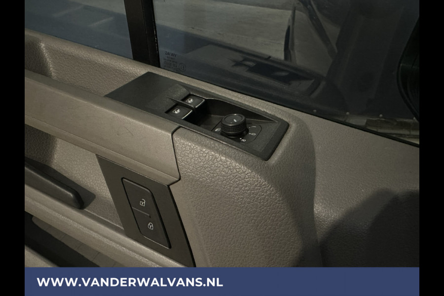 Volkswagen Crafter 2.0 TDI 140pk L3H2 L2H1 Euro6 Airco | Nieuwste Navigatiescherm | Apple Carplay parkeersensoren, 3000kg trekvermogen