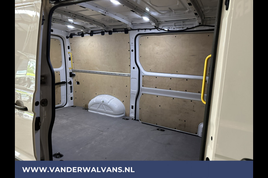 Volkswagen Crafter 2.0 TDI L3H2 L2H1 Euro6 Airco | 2x Zijdeur | Camera | Apple Carplay | Android auto bijrijdersbank, 270 gr. achterdeuren