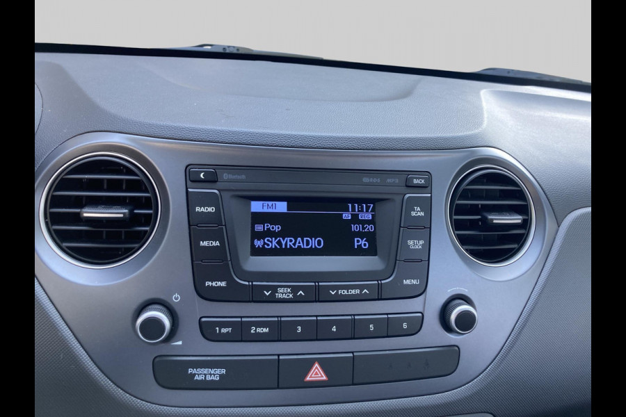 Hyundai i10 1.0i Comfort Airco Cruise Control 5 deurs Bluetooth Vierseizoensbanden