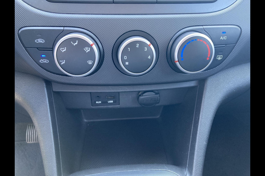 Hyundai i10 1.0i Comfort Airco Cruise Control 5 deurs Bluetooth Vierseizoensbanden