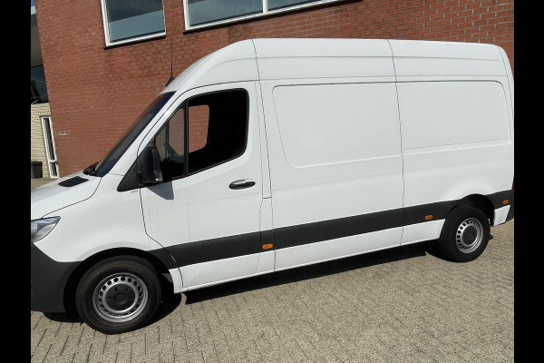 Mercedes-Benz Sprinter L2H2 Automaat Navi Airco Camera Trekhaak 3Zits DAB