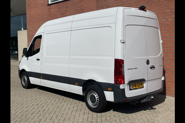 Mercedes-Benz Sprinter L2H2 Automaat Navi Airco Camera Trekhaak 3Zits DAB