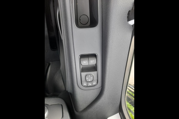 Mercedes-Benz Sprinter L2H2 Automaat Navi Airco Camera Trekhaak 3Zits DAB