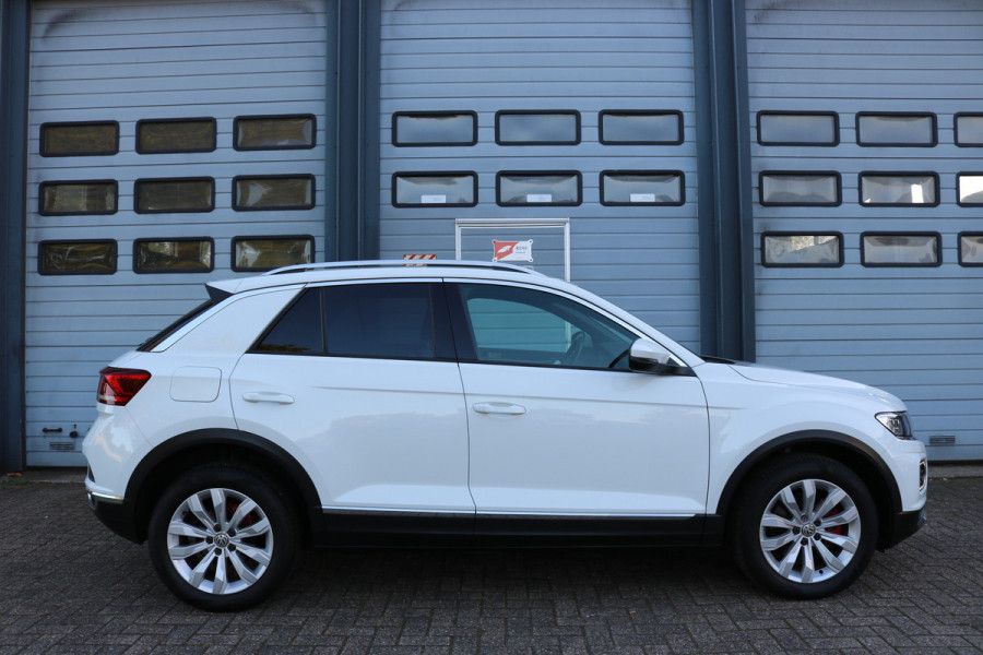 Volkswagen T-Roc 1.5 TSI Sport Xenon Led Panodak Virtual cockpit Navi 150pk!!!