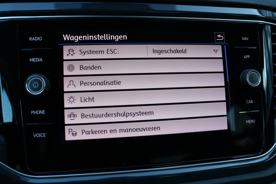 Volkswagen T-Roc 1.5 TSI Sport Xenon Led Panodak Virtual cockpit Navi 150pk!!!