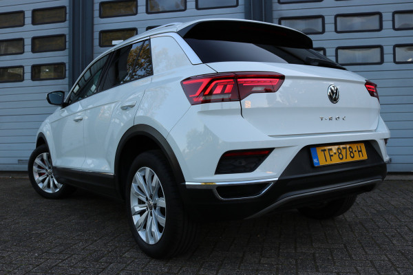 Volkswagen T-Roc 1.5 TSI Sport Xenon Led Panodak Virtual cockpit Navi 150pk!!!