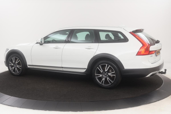 Volvo V90 Cross Country 2.0 D4 AWD | Camera | Stoel & Stuurverwarming | Trekhaak | Navigatie | Half leder | Adaptive cruise | Full LED