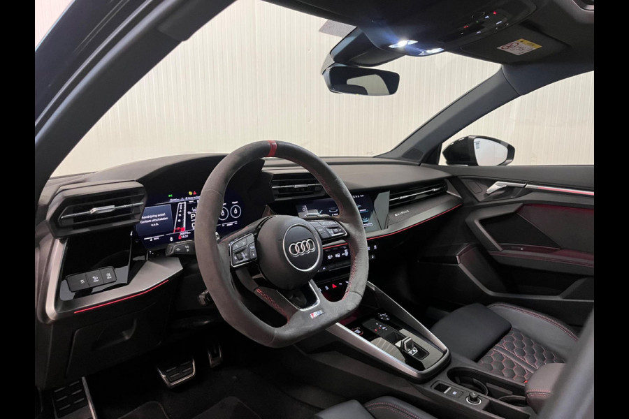 Audi RS3 Sportback 2.5 TFSI RS 3 quattro | KERAMISCH | B&O | HUD | ACC | DEALERGARANTIE