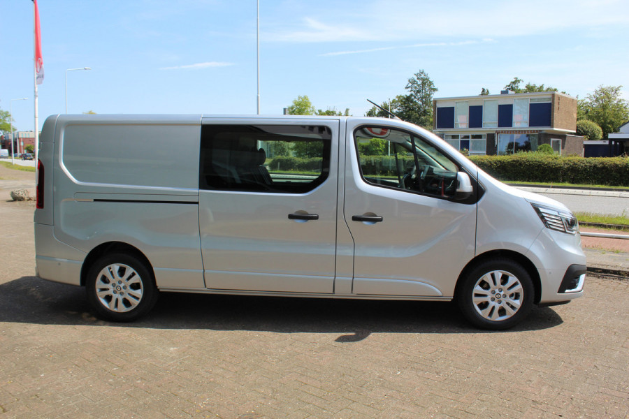 Renault Trafic 2.0-170pk dCi T29 L2H1 Luxe dubbele cabine AUTOMAAT. Zeer luxe Renault Trafic dubbele cabine. Volautm. airco, navigatie, telefoonvoorb., metallic lak, LM wielen, schuifdeur li.+re., armsteunen li.+re voor, Isofix etc, etc