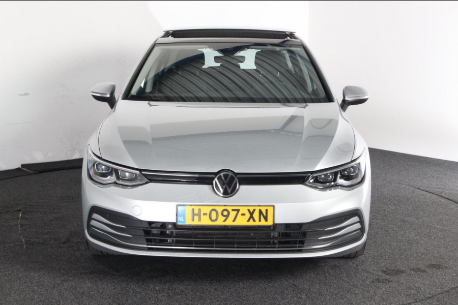 Volkswagen Golf 1.5 eTSI Style | Org. NL-auto | panoramadak | 18" lmv |