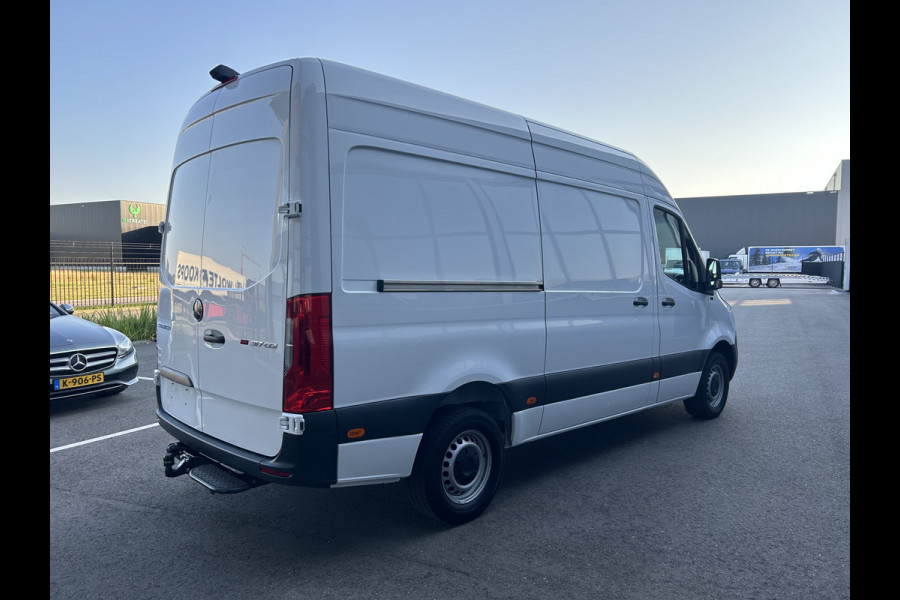 Mercedes-Benz Sprinter 317 CDI L2 H2 9G-TRONIC / 2800KG Trekhaak / MBUX / Carplay navigatie / Camera / Cruise control / Airco / 270 Graden achterdeuren