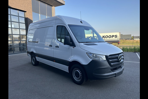 Mercedes-Benz Sprinter 317 CDI L2 H2 9G-TRONIC / 2800KG Trekhaak / MBUX / Carplay navigatie / Camera / Cruise control / Airco / 270 Graden achterdeuren