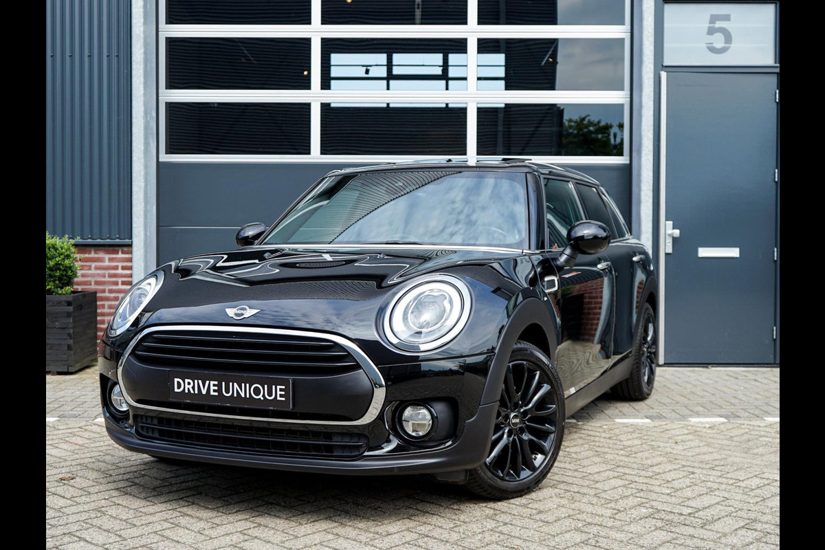 MINI Clubman 1.5 One Chili Serious Business, Panorama, Keyless, Sportstoelen, Sport onderstel, LED, Parkeersensoren, 17 Inch