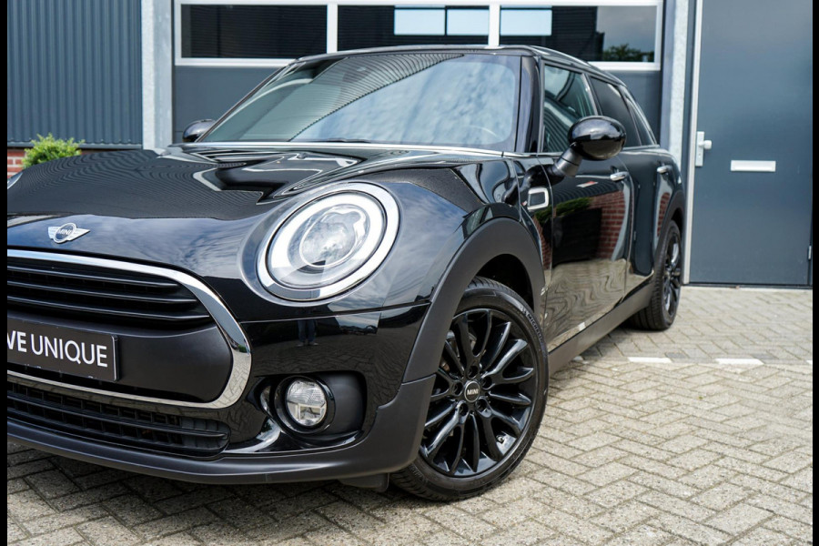 MINI Clubman 1.5 One Chili Serious Business, Panorama, Keyless, Sportstoelen, Sport onderstel, LED, Parkeersensoren, 17 Inch