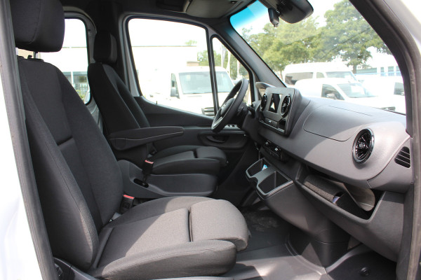 Mercedes-Benz Sprinter 519 CDI DC L3 Open laadbak 3500 KG trekgewicht, Geveerde stoel, MBUX met Apple Carplay / Android Auto