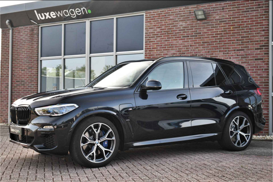 BMW X5 xDrive45e 394pk M-Sport Pano Trekh ACC Laser HUD Soft-close