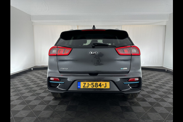 Kia e-Niro ExecutiveLine 64 kWh (INCL-BTW) Aut. *VOLLEDER | JBL-AUDIO | FULL-LED | NAVI-FULLMAP | DAB | ADAPTIVE-CRUISE | CAMERA | MEMORY-PACK | LANE-ASSIST | KEYLESS | VIRTUAL-COCKPIT | COMFORT-SEATS | 17"ALU*