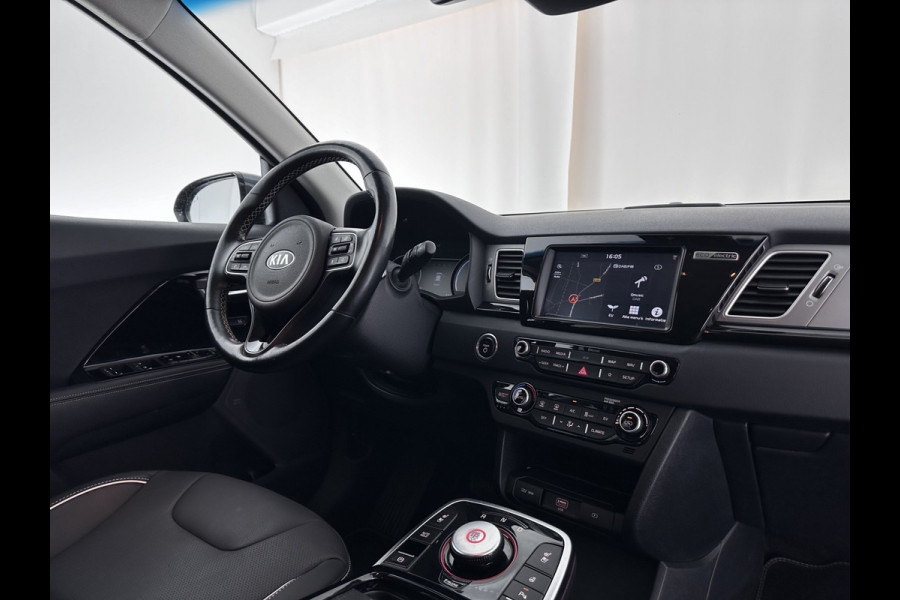 Kia e-Niro ExecutiveLine 64 kWh (INCL-BTW) Aut. *VOLLEDER | JBL-AUDIO | FULL-LED | NAVI-FULLMAP | DAB | ADAPTIVE-CRUISE | CAMERA | MEMORY-PACK | LANE-ASSIST | KEYLESS | VIRTUAL-COCKPIT | COMFORT-SEATS | 17"ALU*