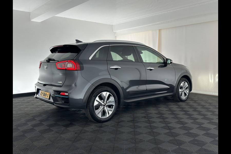 Kia e-Niro ExecutiveLine 64 kWh (INCL-BTW) Aut. *VOLLEDER | JBL-AUDIO | FULL-LED | NAVI-FULLMAP | DAB | ADAPTIVE-CRUISE | CAMERA | MEMORY-PACK | LANE-ASSIST | KEYLESS | VIRTUAL-COCKPIT | COMFORT-SEATS | 17"ALU*